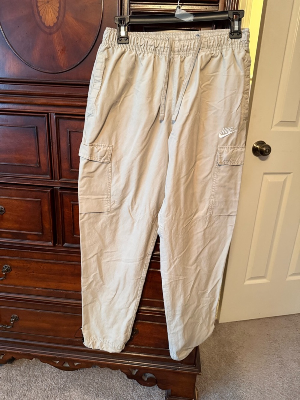 Nike Men’s Light Beige Cargo Pants with Drawstring Waist Size Small